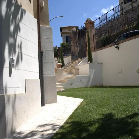 Lina - Sky Earth Liberty - 5 Min From Tube *