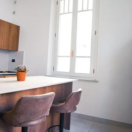 Lina - Sky Earth Liberty - 5 Min From Tube *