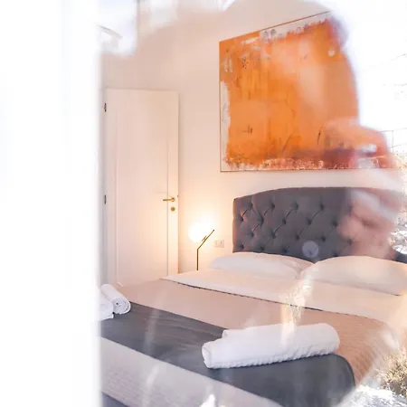 Lina - Sky Earth Liberty - 5 Min From Tube * Рим