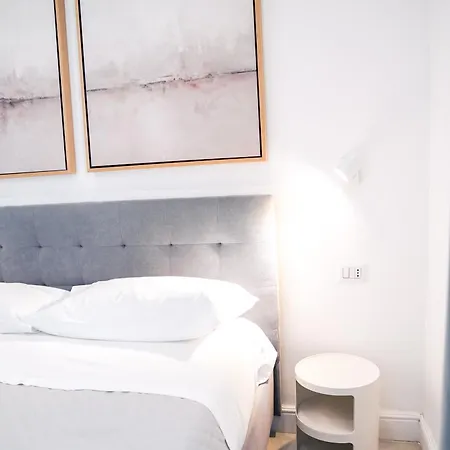 Lina - Sky Earth Liberty - 5 Min From Tube Вилла