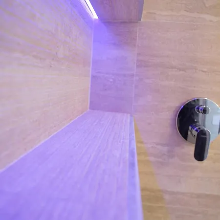 Lina - Sky Earth Liberty - 5 Min From Tube