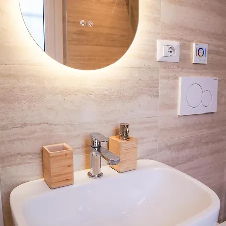 Lina - Sky Earth Liberty - 5 Min From Tube Вилла