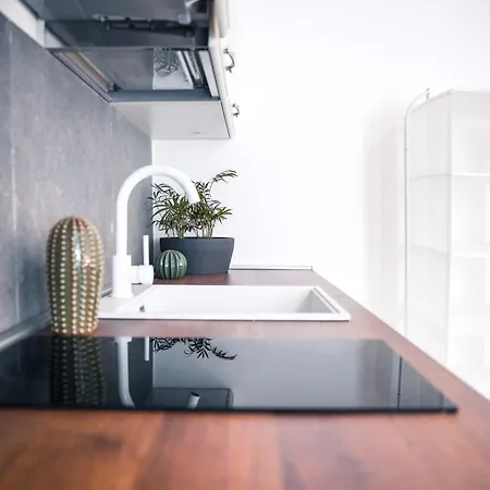 Lina - Sky Earth Liberty - 5 Min From Tube Рим