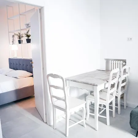 Lina - Sky Earth Liberty - 5 Min From Tube *