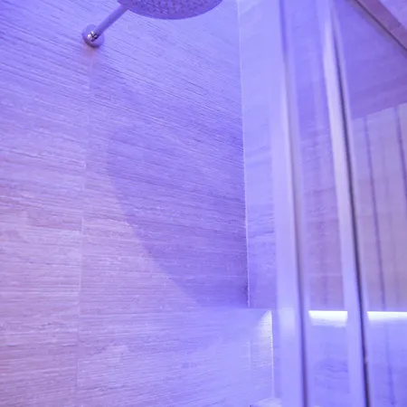 Lina - Sky Earth Liberty - 5 Min From Tube *