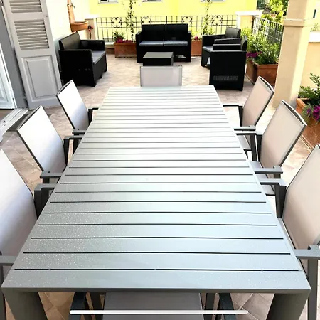 Lina - Sky Earth Liberty - 5 Min From Tube