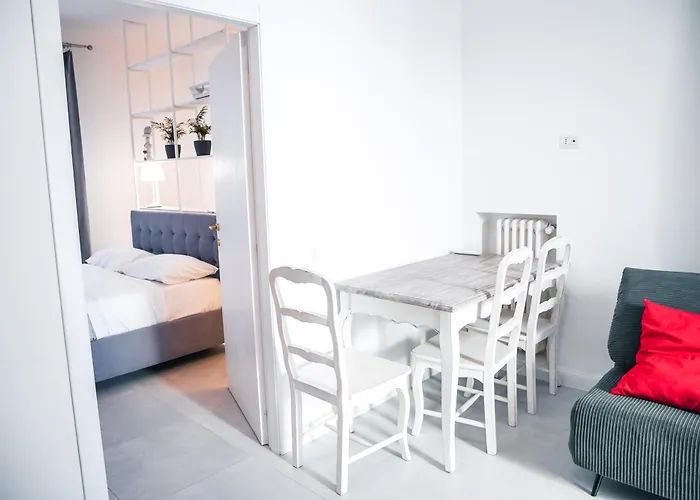 Lina - Sky Earth Liberty - 5 Min From Tube *